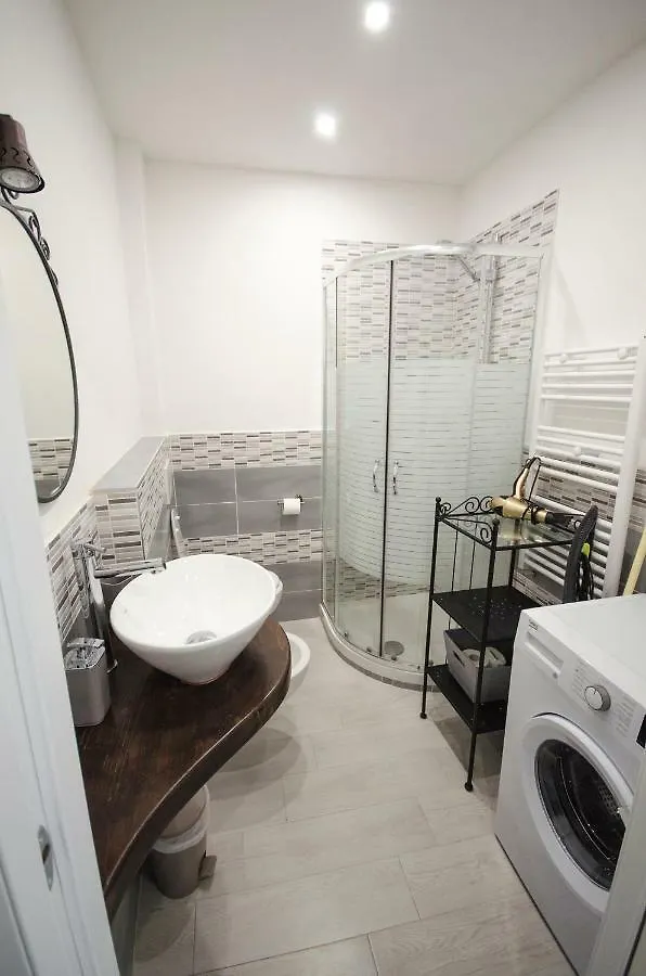 Bibiena Lodge, Appartamento Moderno In Centro Bologna 0*,  Italy